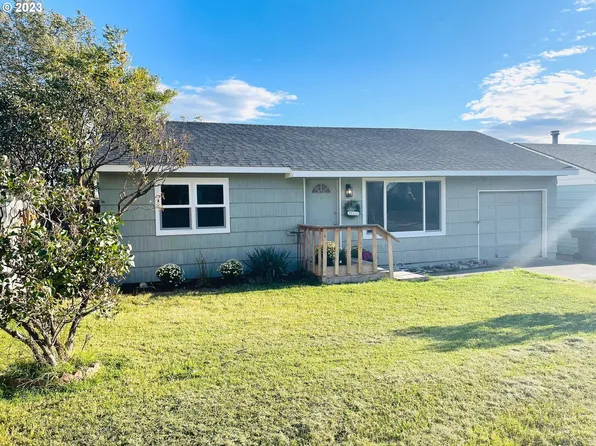 1020 8th St, Umatilla, OR 97882