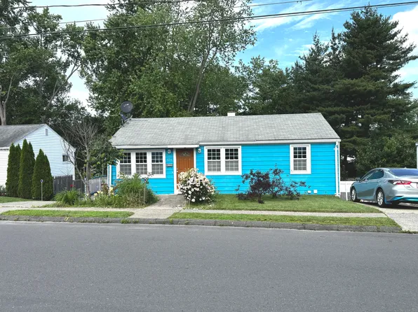 126 Monroe Avenue, Waterbury, CT 06705