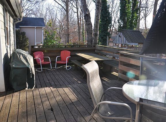 Great deck for entertaining