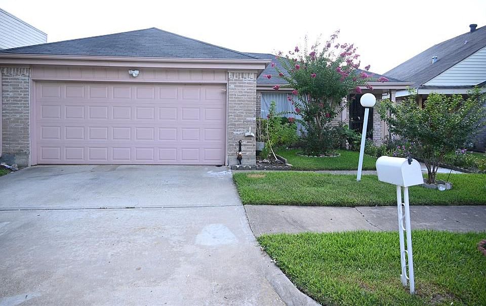 1st image of 6122 Linnhaven Dr