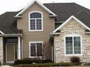 402 Hunters Rdg, Auburn, IN 46706