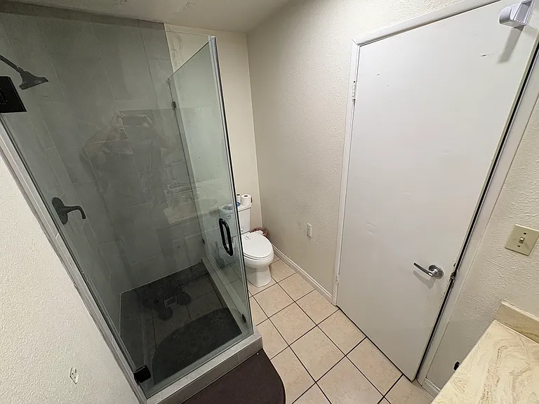 9737 Saloma Ave — Photo 4