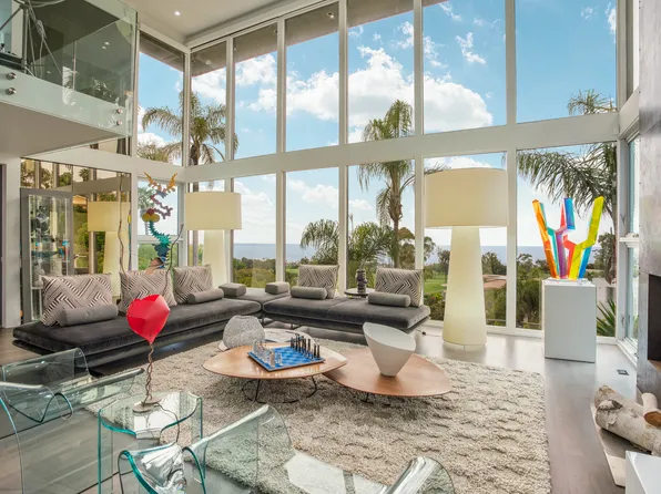 7116 Country Club Dr, La Jolla, CA 92037