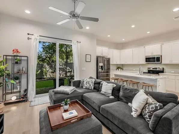 3108 E 51st St Unit 903, Austin, TX 78723