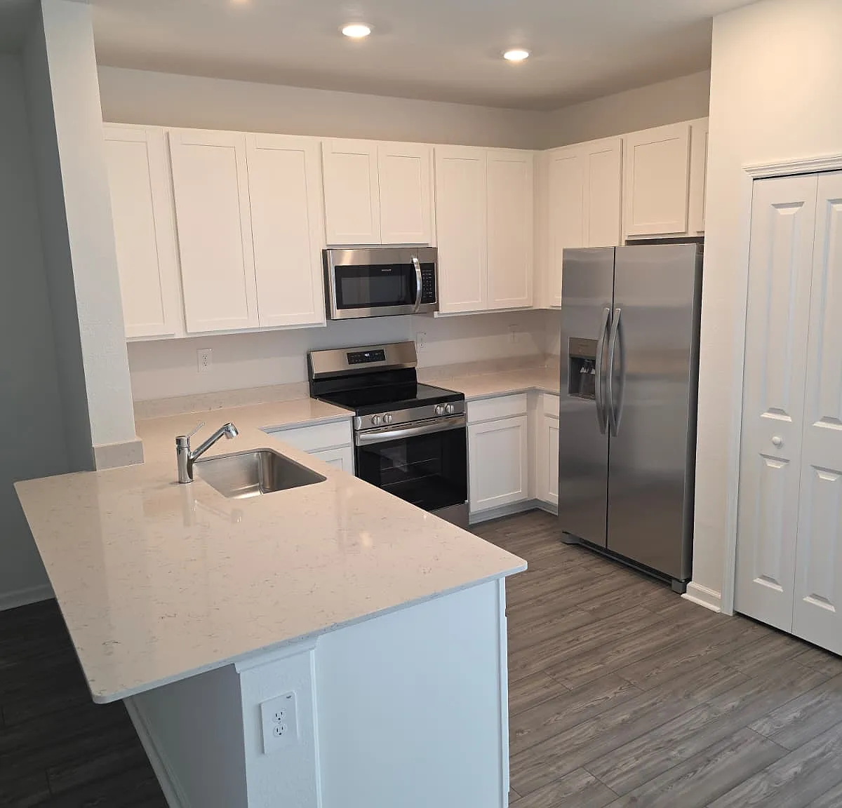 3 bed, 2.5 bath, 1782 sqft, $1,845 — Photo 4