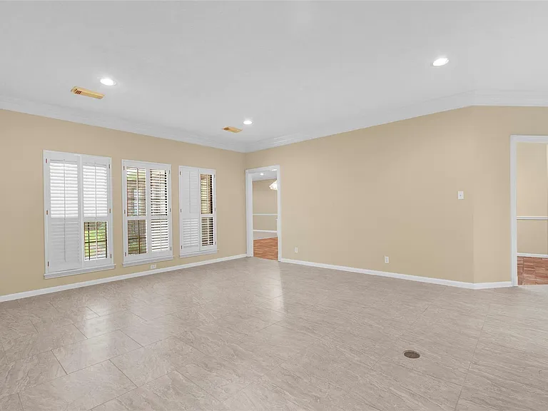 611 N Hickory St — Photo 7