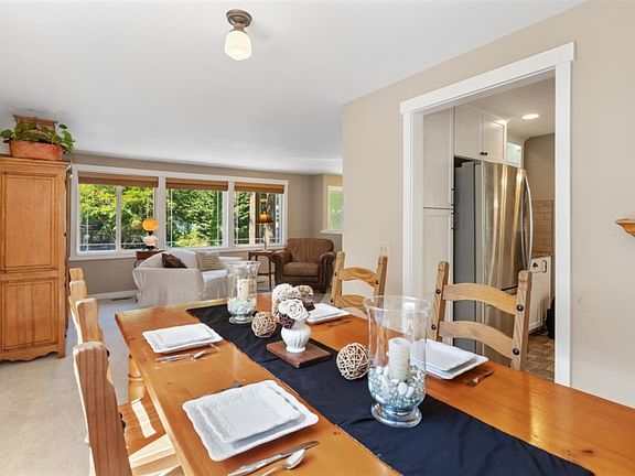 5th image of 14301 Salal Dr