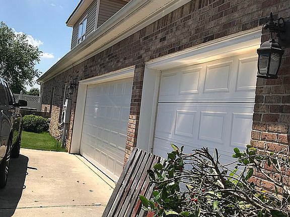 3rd image of 104 Berry Hill Dr