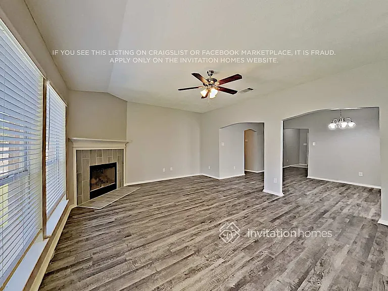 421 Candlestick Trl — Photo 4