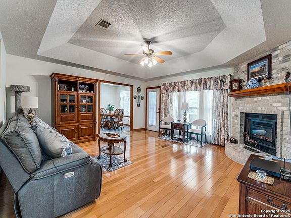5th image of 2126 River Oaks