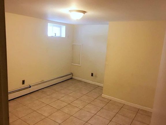 3rd image of 5942 Parsons Blvd