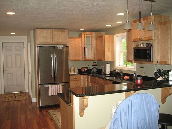 Kitchen w/ Granite Counters