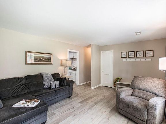 4th image of 6332 Georgia Ave