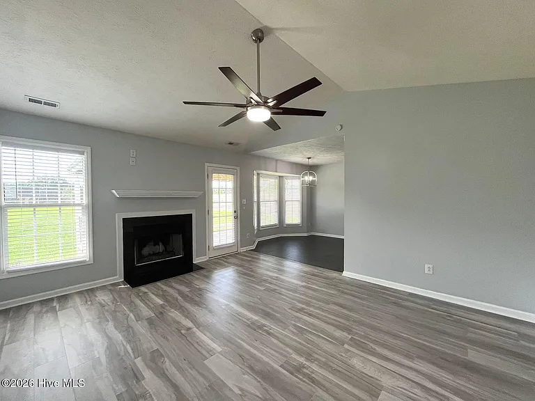 108 Chapel Hill Dr — Photo 5