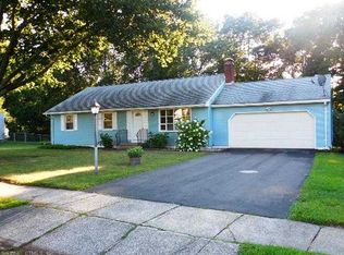 11 Heath Ct, Cheshire, CT 06410