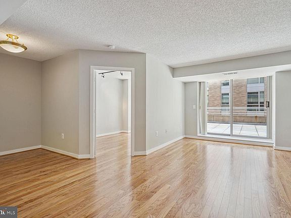 4th image of 1275 25th St NW APT 607