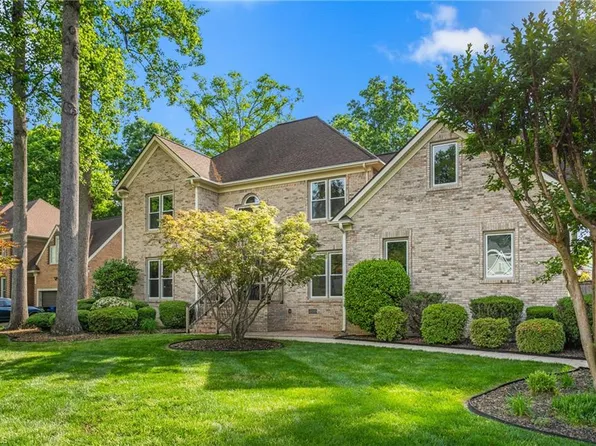 108 Byrnwood Dr, Jamestown, NC 27282