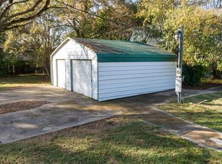 208 E Shadowwood St, Mabank, TX 75156