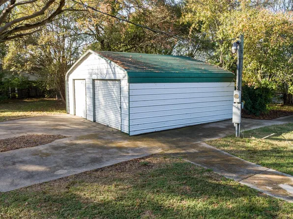 208 E Shadowwood St, Mabank, TX 75156