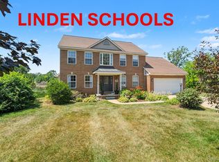 10466 Pine Valley Dr, Grand Blanc, MI 48439