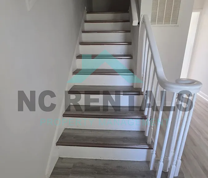 2300 Carlford Rd — Photo 17