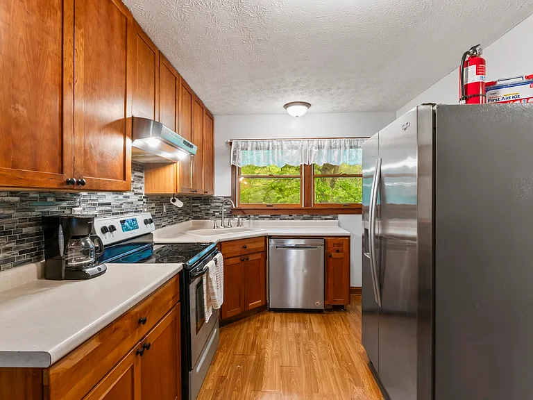 2302 Porter St — Photo 8