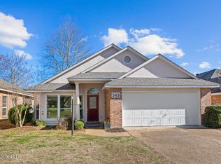 345 Cascades Cir E, Clinton, MS 39056