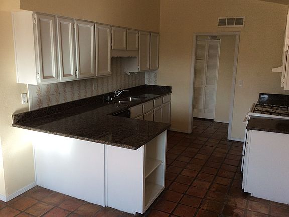 5th image of 4012 Esperanza Cir