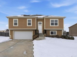 26130 W 141st Ct, Olathe, KS 66061