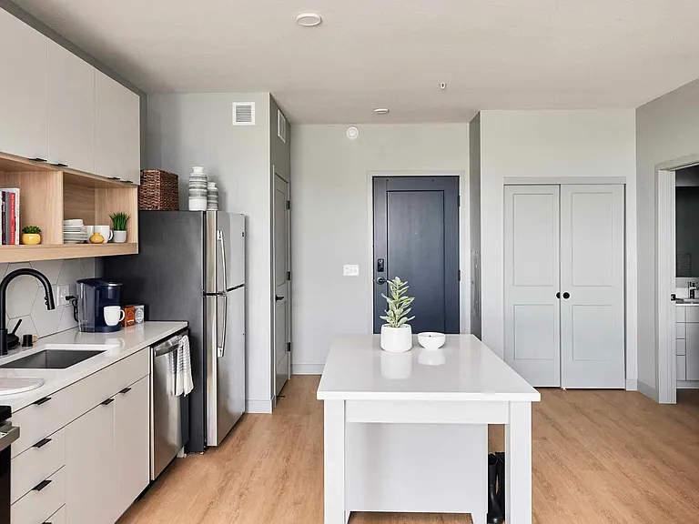 Pivot Apartments — Photo 92