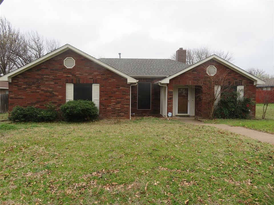 1st image of 708 Desoto Dr