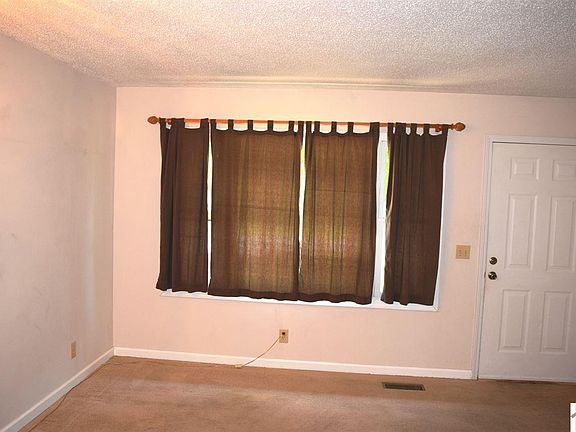 2nd image of 300 W Grove Dr