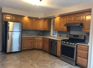 71 Strafford Rd #B, Westwood, MA 02090