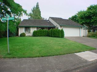 363 NE Hillwood Dr, Hillsboro, OR 97124