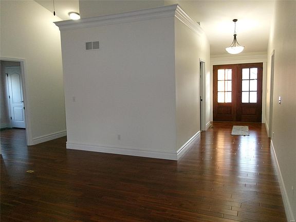 4th image of 7520 Clarence Ct