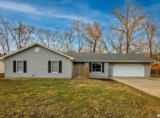 1368 N Cypress Dr, Carbondale, IL 62901