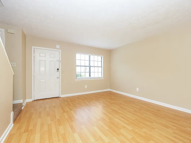 232 Thistle Ln — Photo 4