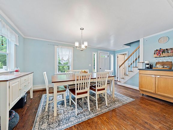 5th image of 285 Raynor Ave