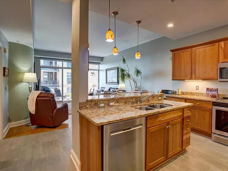 625 N Segoe Rd — Photo 9