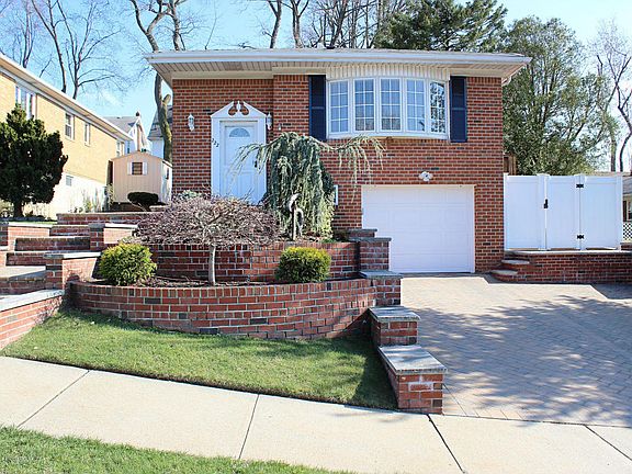 3rd image of 222 Benedict Ave