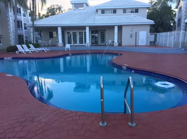 2880 N Oakland Forest Dr, Oakland Park, FL 33309