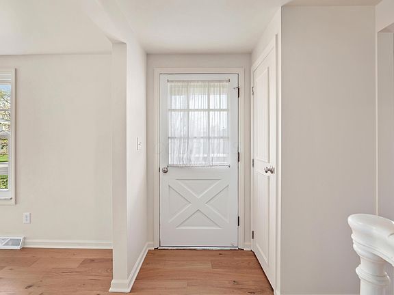 4th image of 90 Highland Ave
