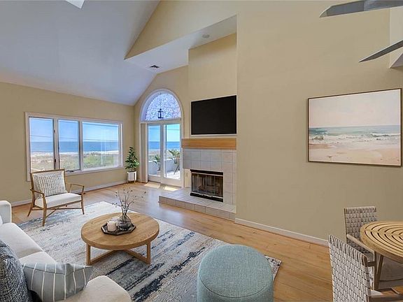 5th image of 204 Bellevue Ct #204