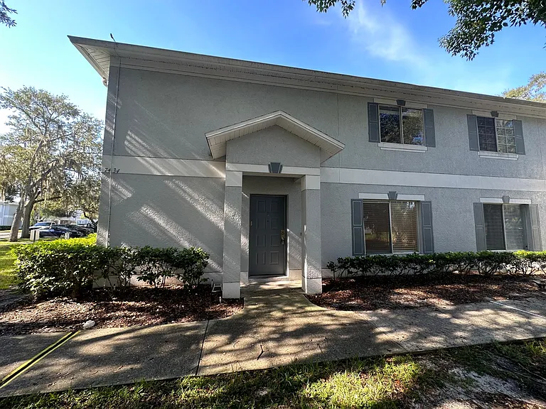 7434 E Bank Dr — Photo 2