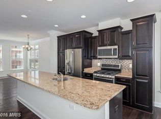 319 N Upton Ct, Arlington, VA 22203