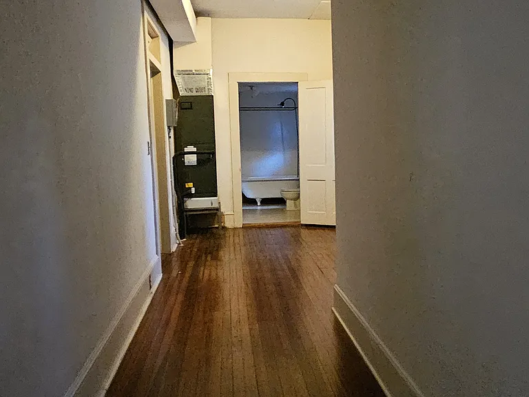 234 SW 2nd Pl — Photo 5