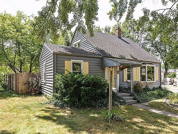 2nd image of 308 Garland St