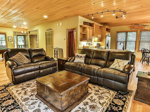 2nd image of 96 Riverwood Pl