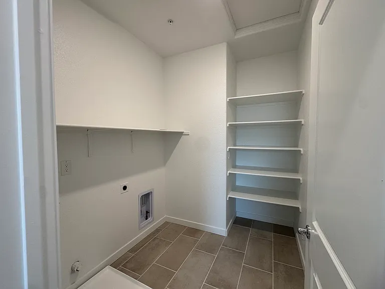 8143 Champart Cir — Photo 26