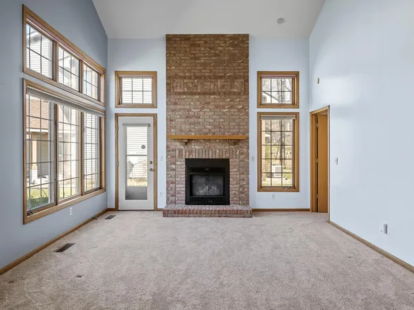 1904 Beebe Rd, Saint Paul, MN 55109